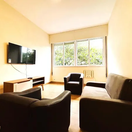Apartamento Amplo No Leblon